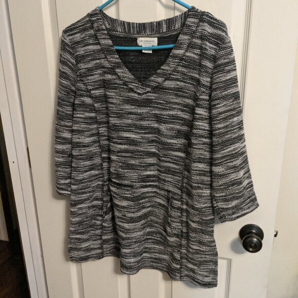 Liz Claiborne Weekend Wear long Tunic V-Neck Sweater Black and White - Picture 1 of 6